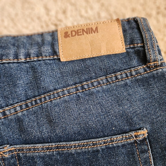 Ladies Denim Shorts Medium Denim Blue size 6 / 34 - Picture 3 of 8